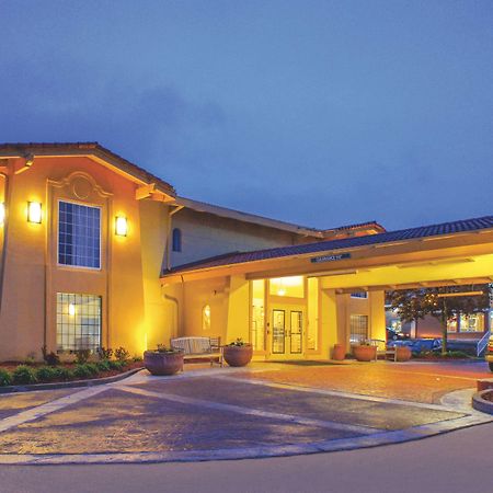 La Quinta Inn By Wyndham Moline Airport Exterior foto